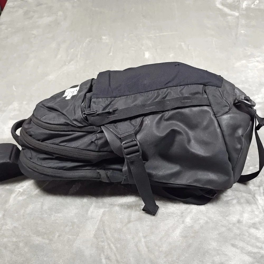 The North Face Recon Backpack Black NF0A52SH4HF Bag Laptop Sleeve Travel